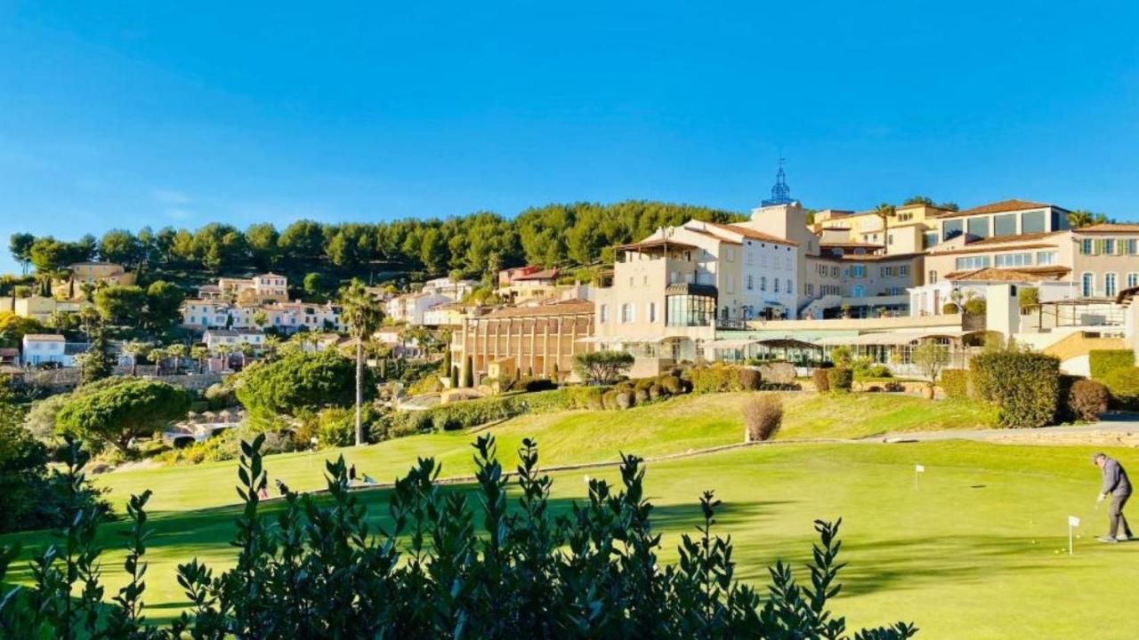 Superbe Villa-domaine Avec Golf Piscine Et Tennis Saint-Cyr-sur-Mer